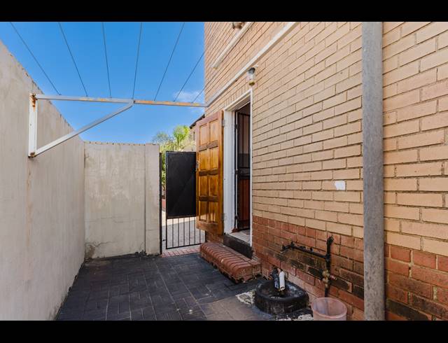 2 BEDROOM TOWNHOUSE FOR SALE IN HALFWAY GARDENS